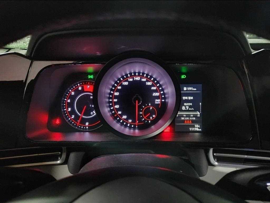 HYUNDAI Avante - Vista 12