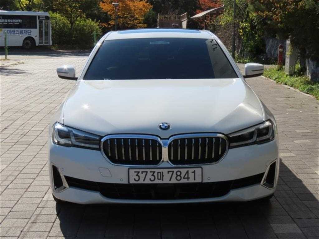 BMW 5 Series 2021 Blanco - Importación desde Corea - HF Imports Iquique - Foto 1