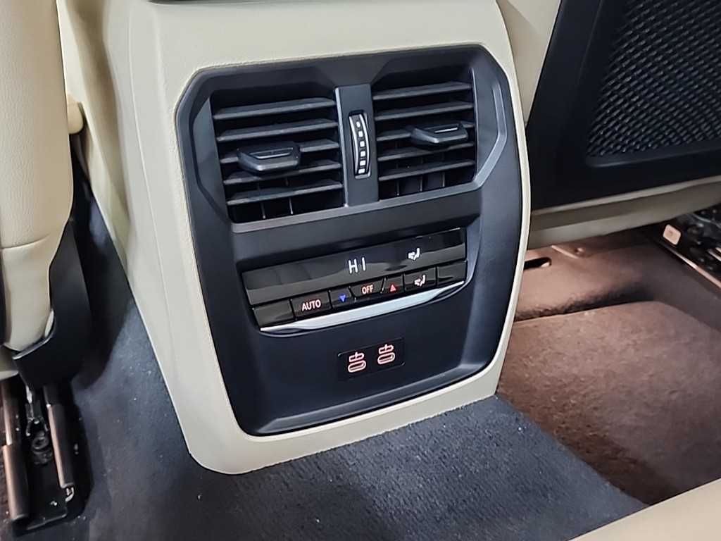 BMW 3 series 2023 Negro - Importación desde Corea - HF Imports Iquique - Foto 13