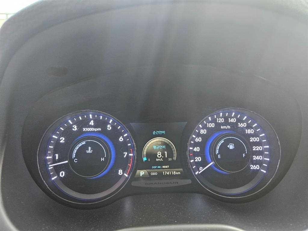 HYUNDAI Grandeur - Vista 7