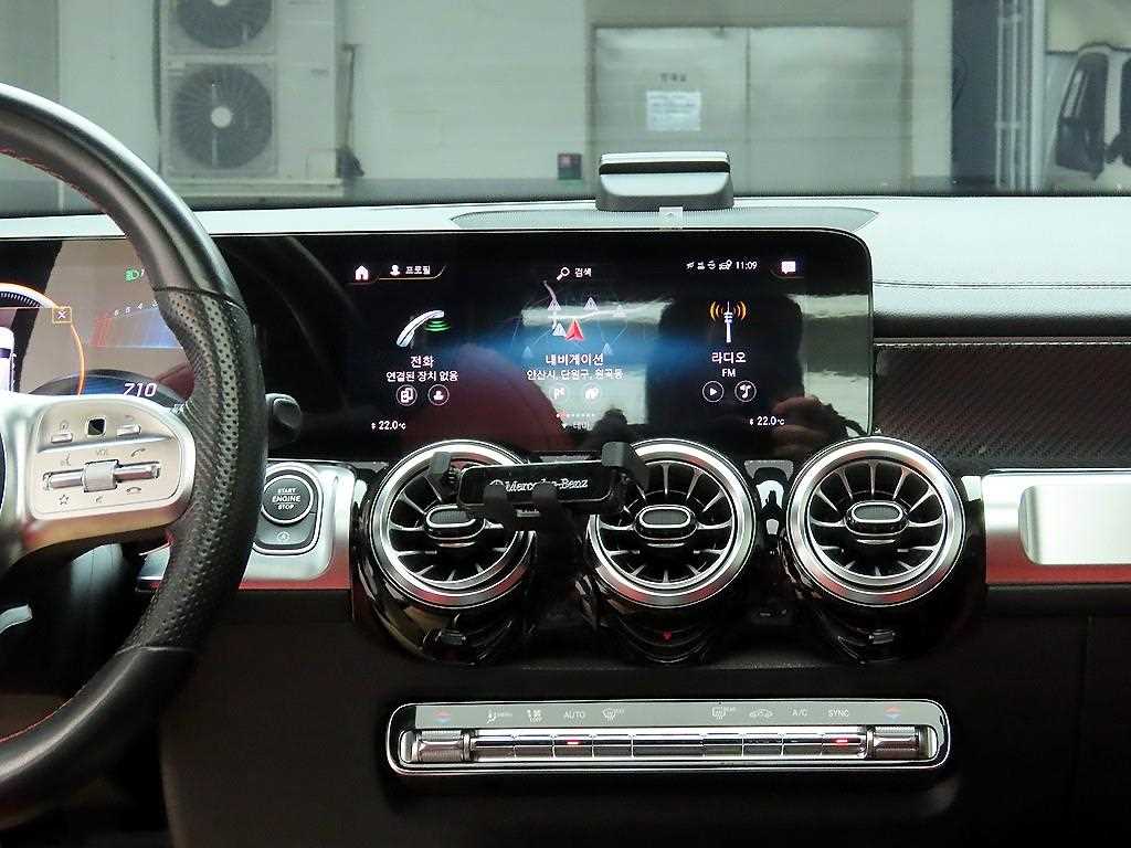 Mercedes Benz GLB Class - Vista 9