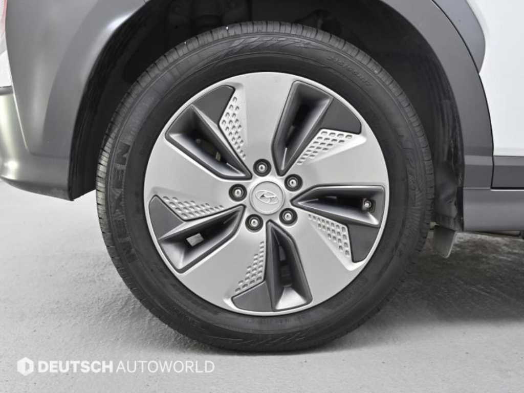 HYUNDAI Kona - Vista 5