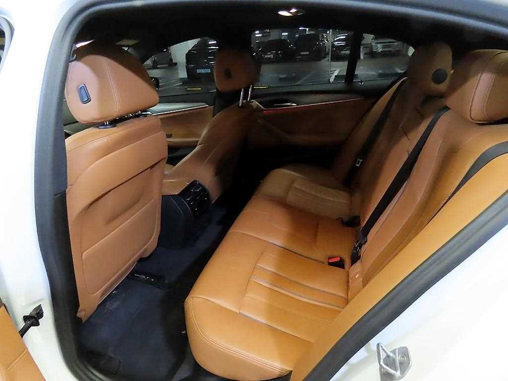 BMW 5 Series - Vista 7