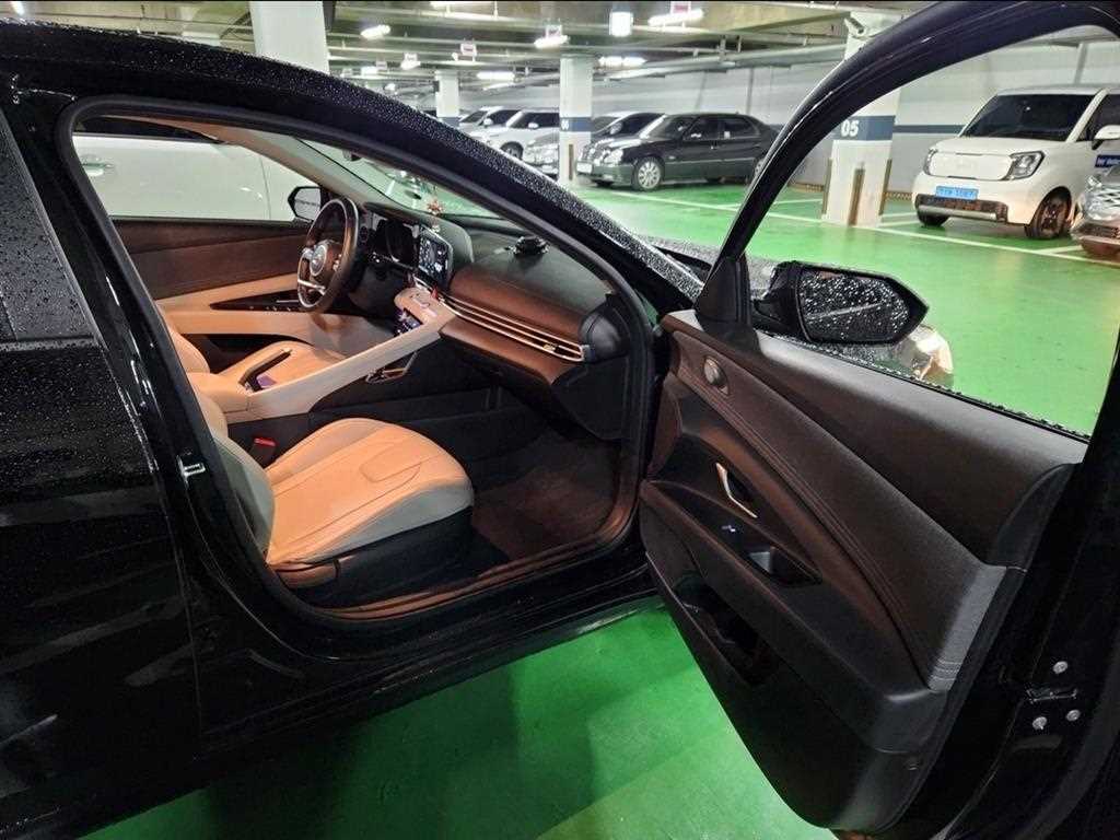 HYUNDAI Avante - Vista 6