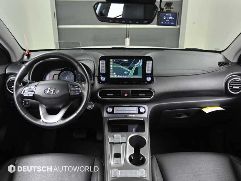 HYUNDAI Kona - Vista 7