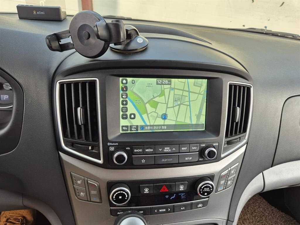 HYUNDAI Starex - Vista 7