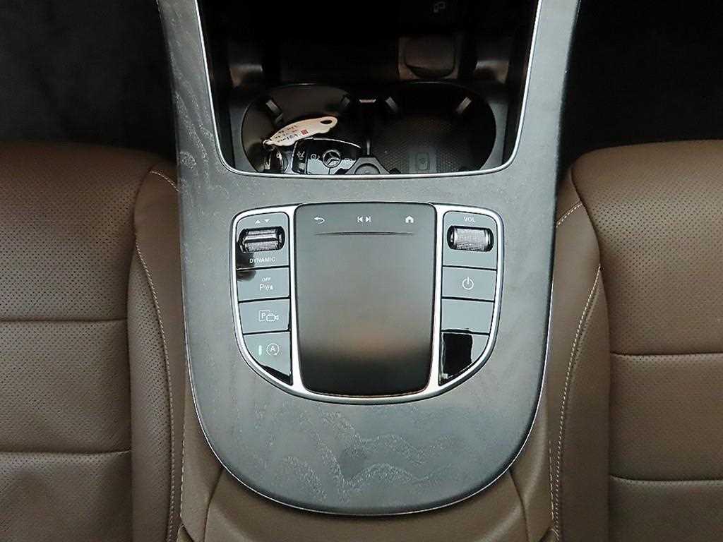 Mercedes Benz E class - Vista 9