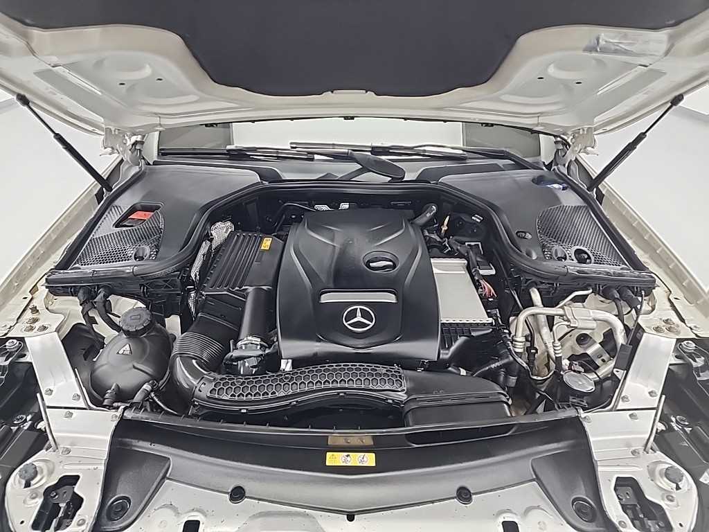 Mercedes Benz E class - Vista 5