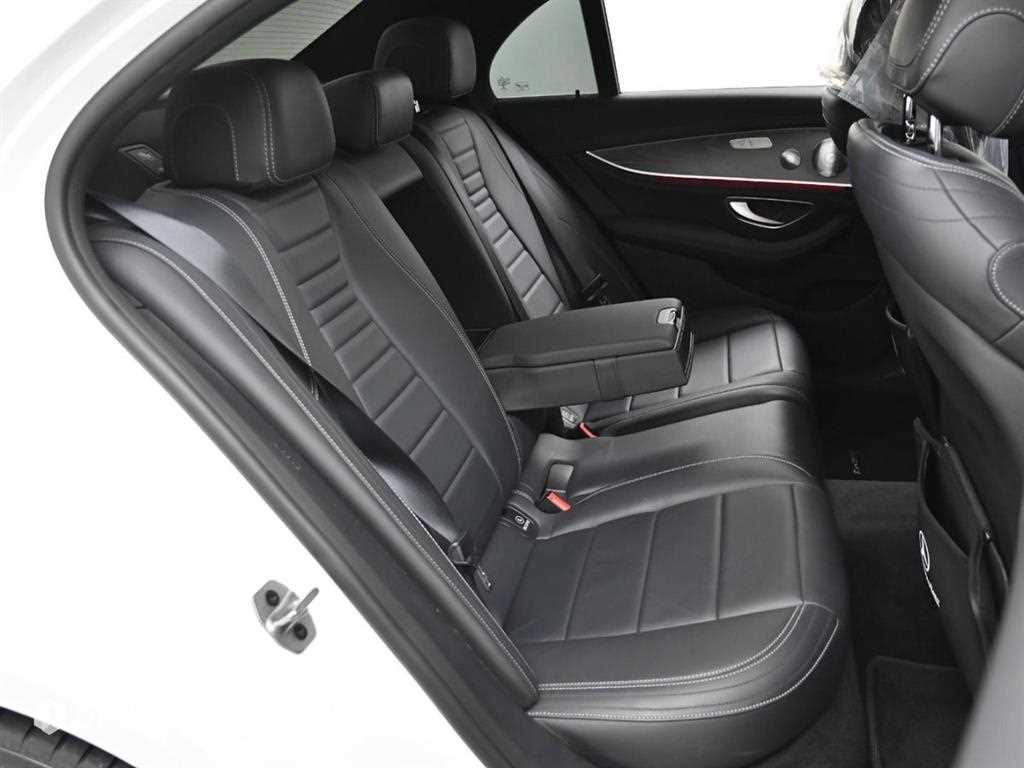 Mercedes Benz E class - Vista 12