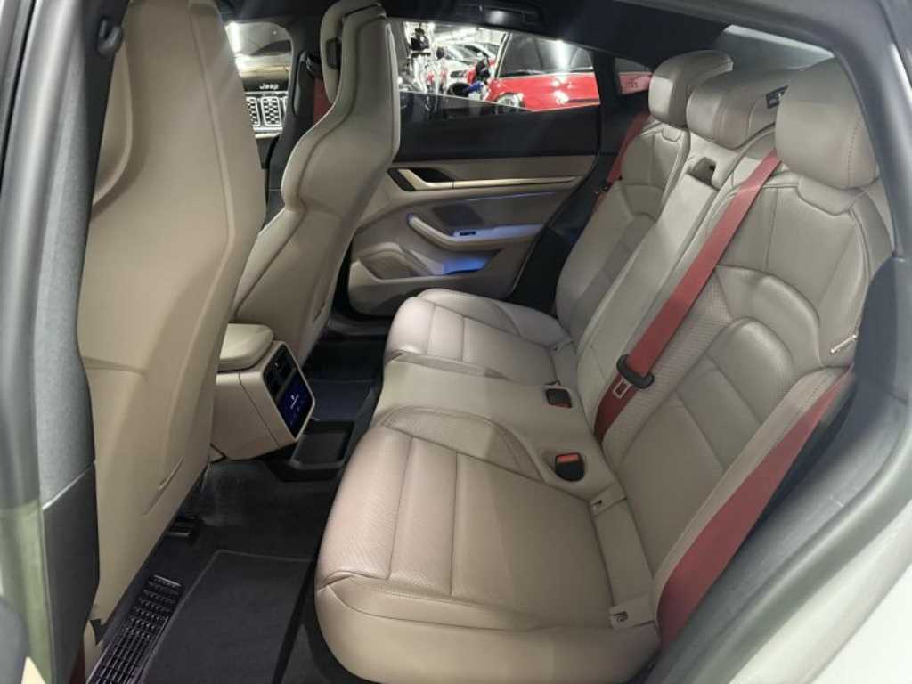 Porsche Taycan - Vista 9