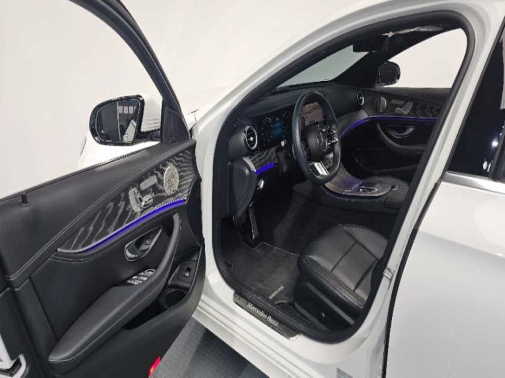 Mercedes Benz E class - Vista 11