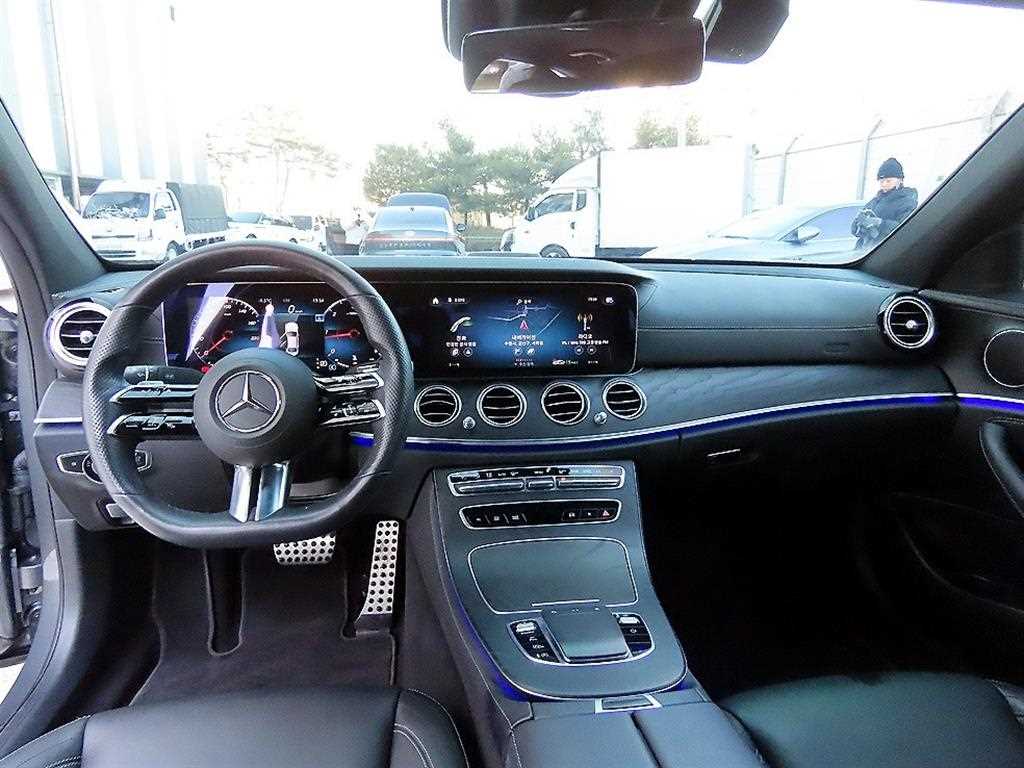 Mercedes Benz E class - Vista 7