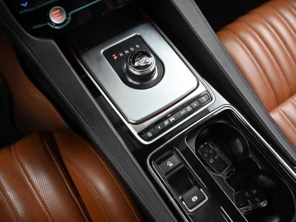 Jaguar F-PACE - Vista 9