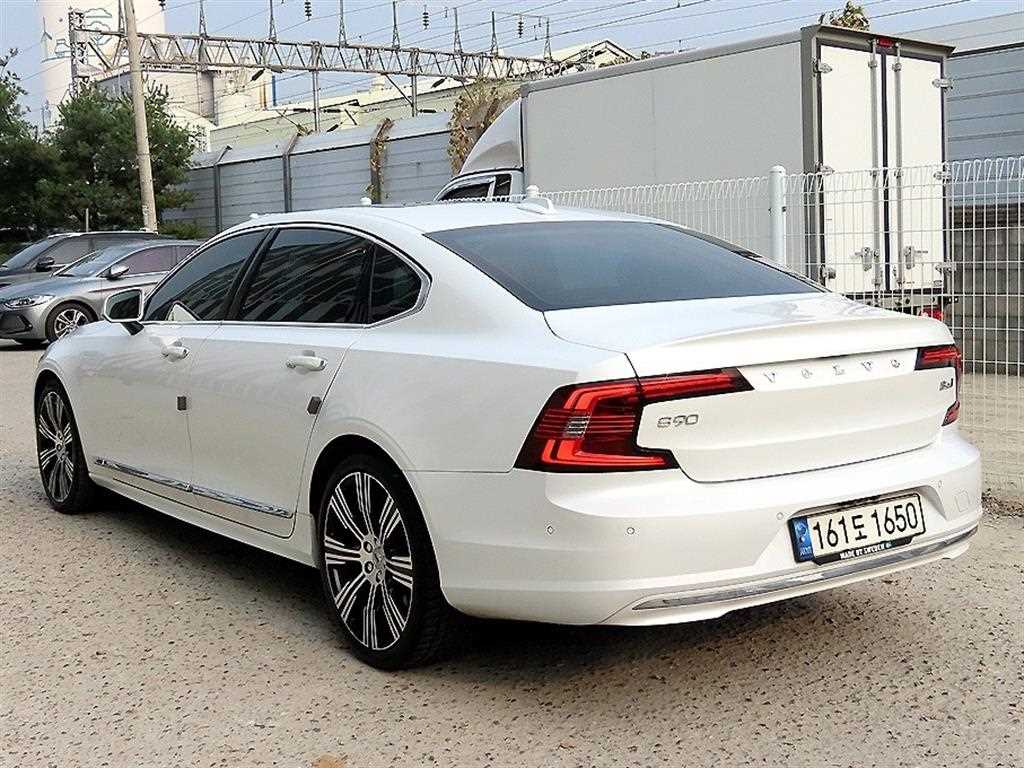 Volvo S90 - Vista 3