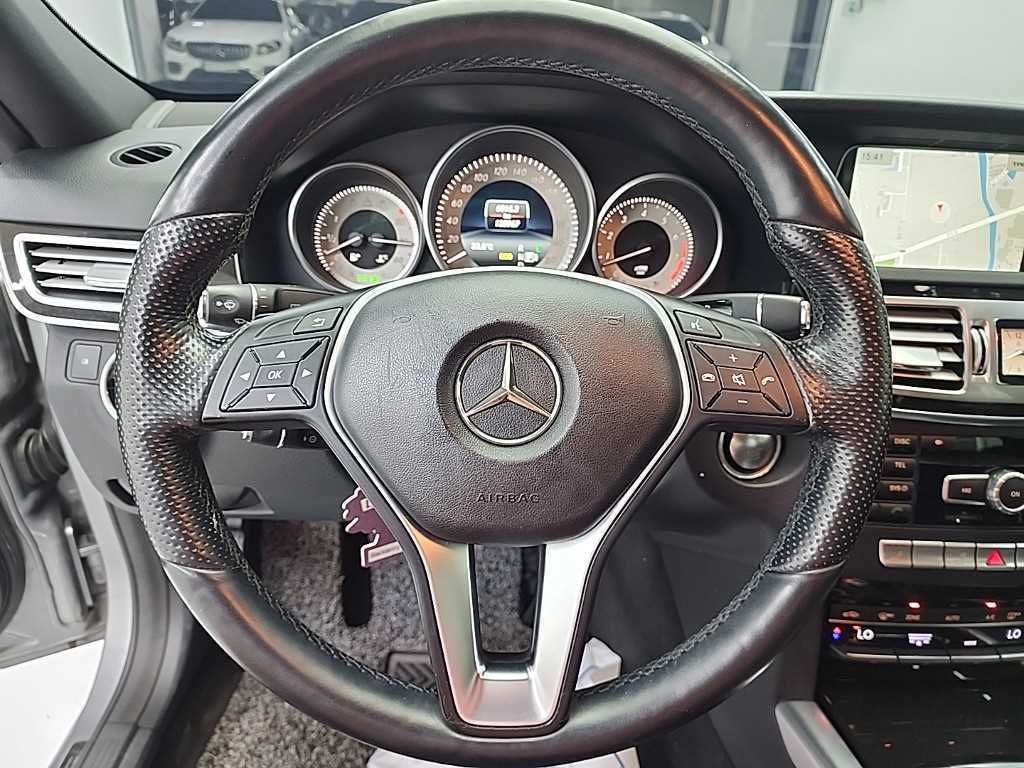 Mercedes Benz E class - Vista 9