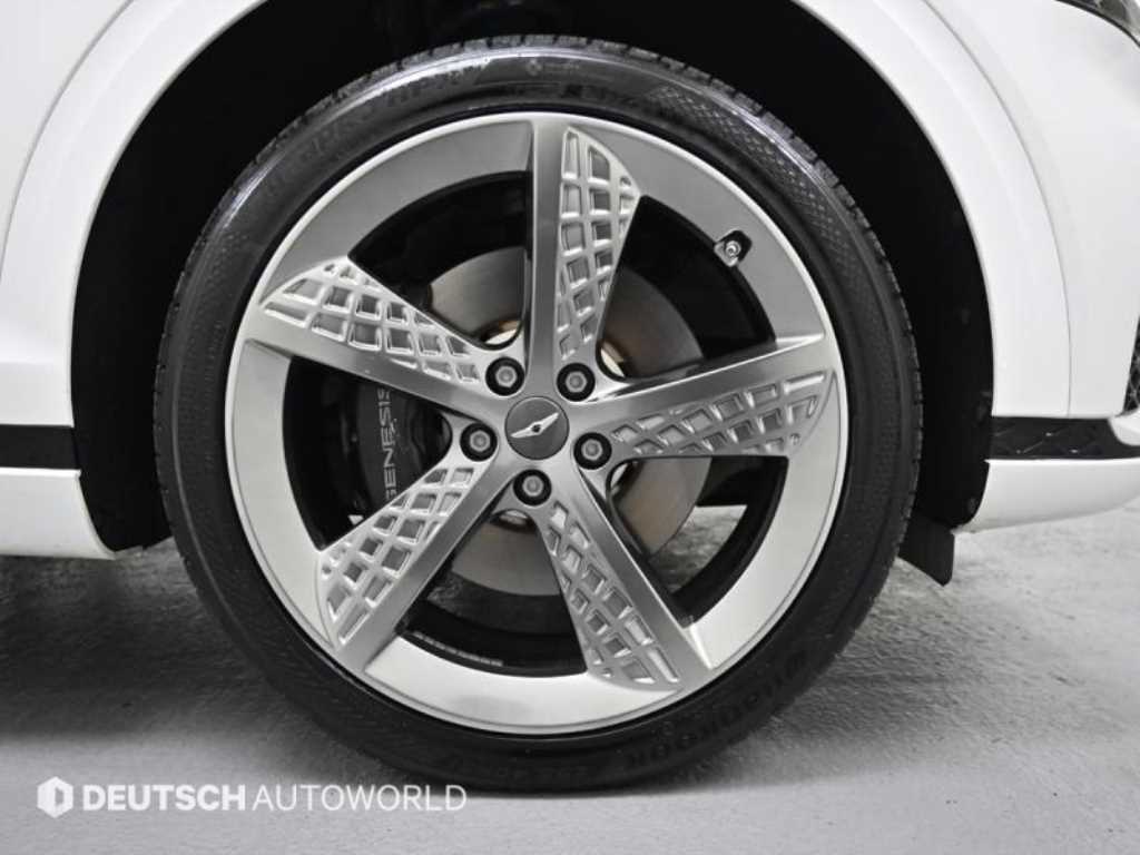 Genesis GV70 - Vista 5