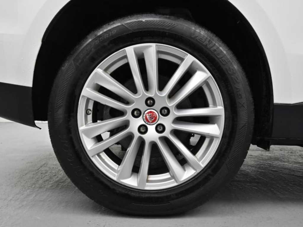 Jaguar F-PACE - Vista 5