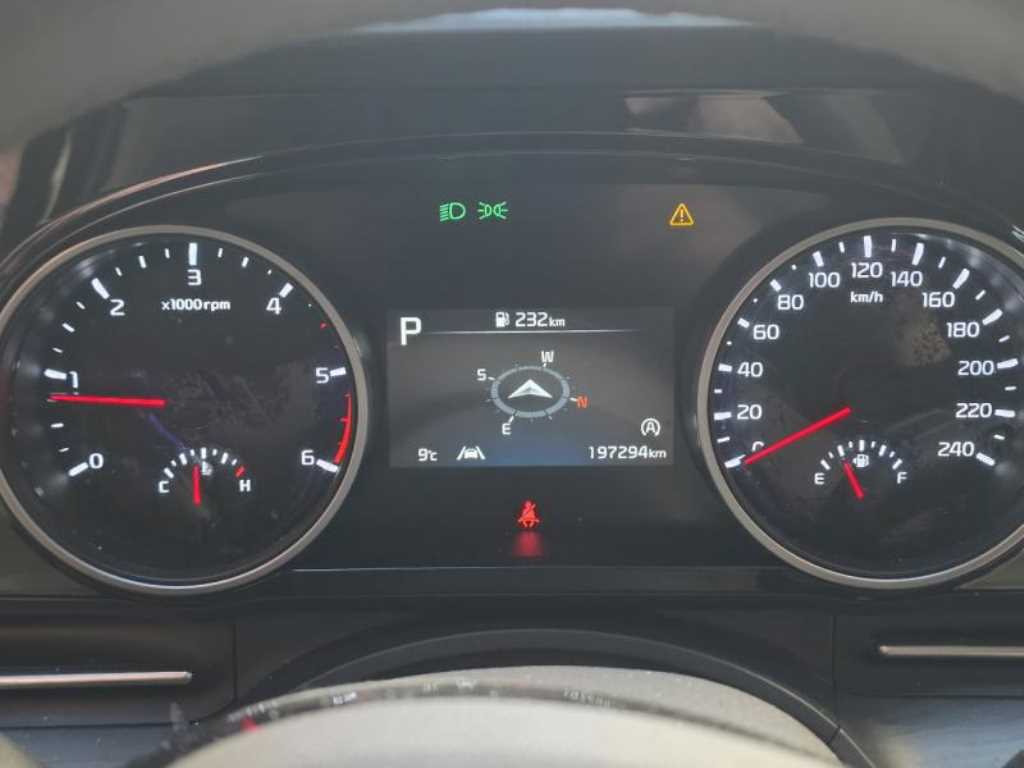 KIA Carnival - Vista 6