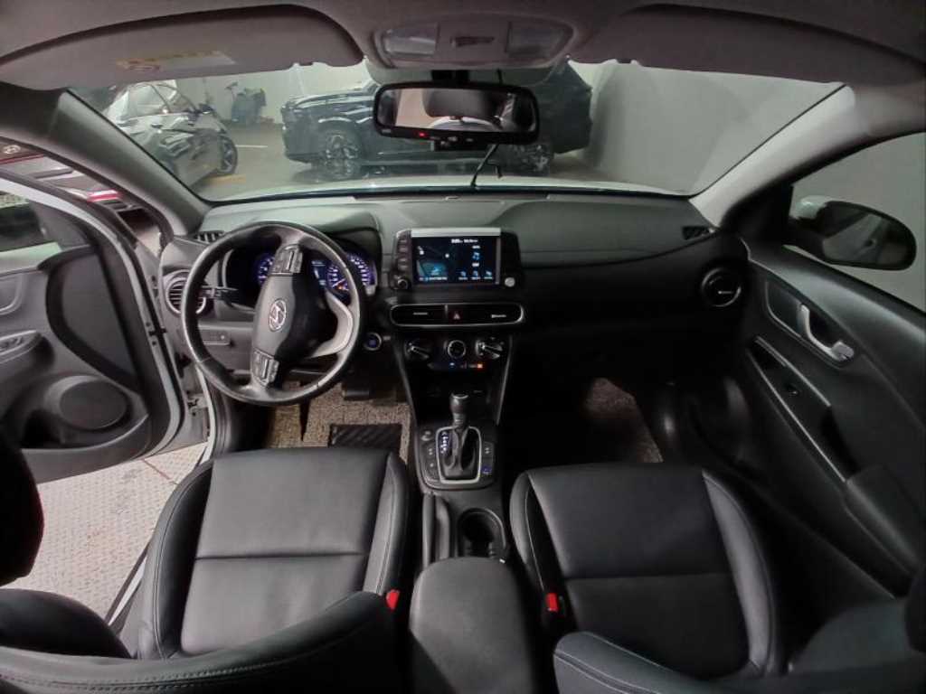 HYUNDAI Kona - Vista 6