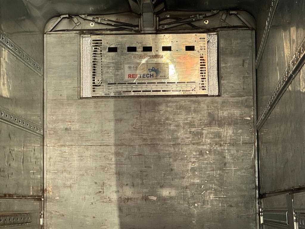 medium and large cargo truck - Vista 8