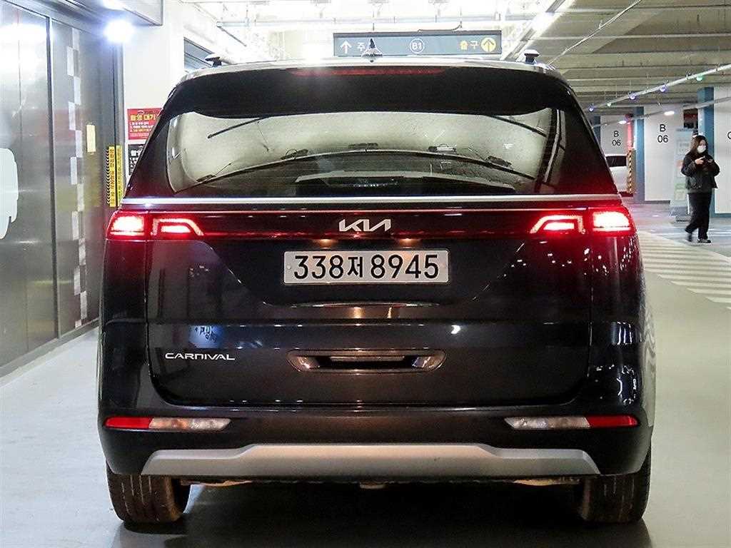 KIA Carnival - Vista 5