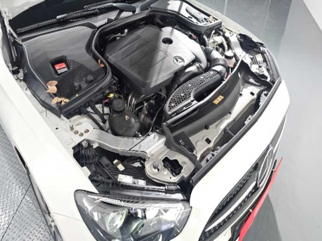 Mercedes Benz E class - Vista 6