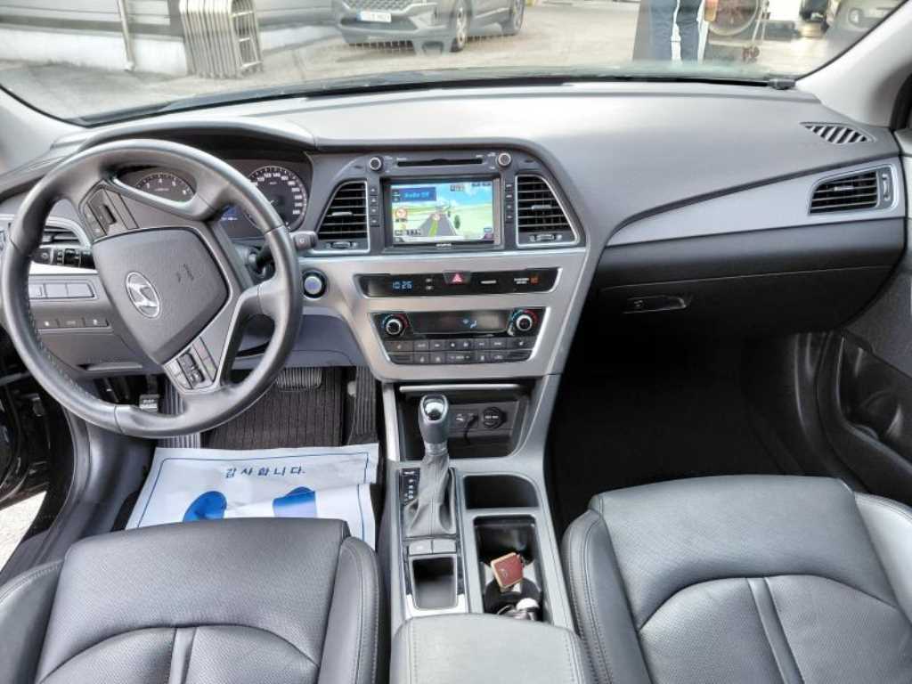 HYUNDAI Sonata - Vista 8