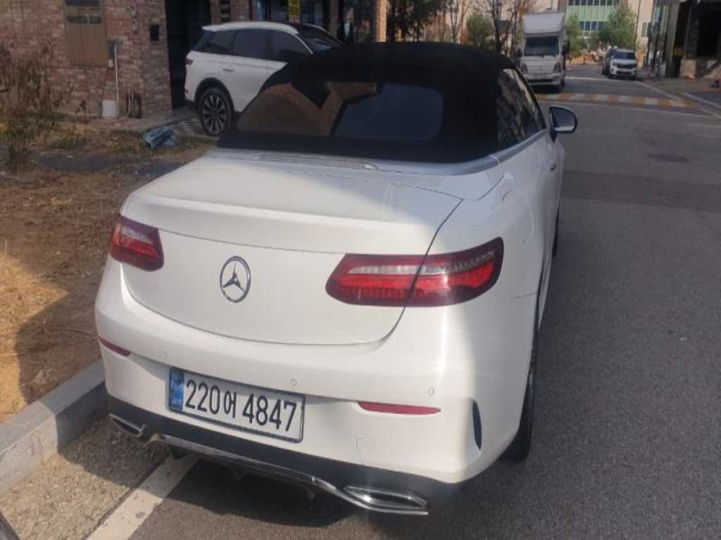 Mercedes Benz E class - Vista 3