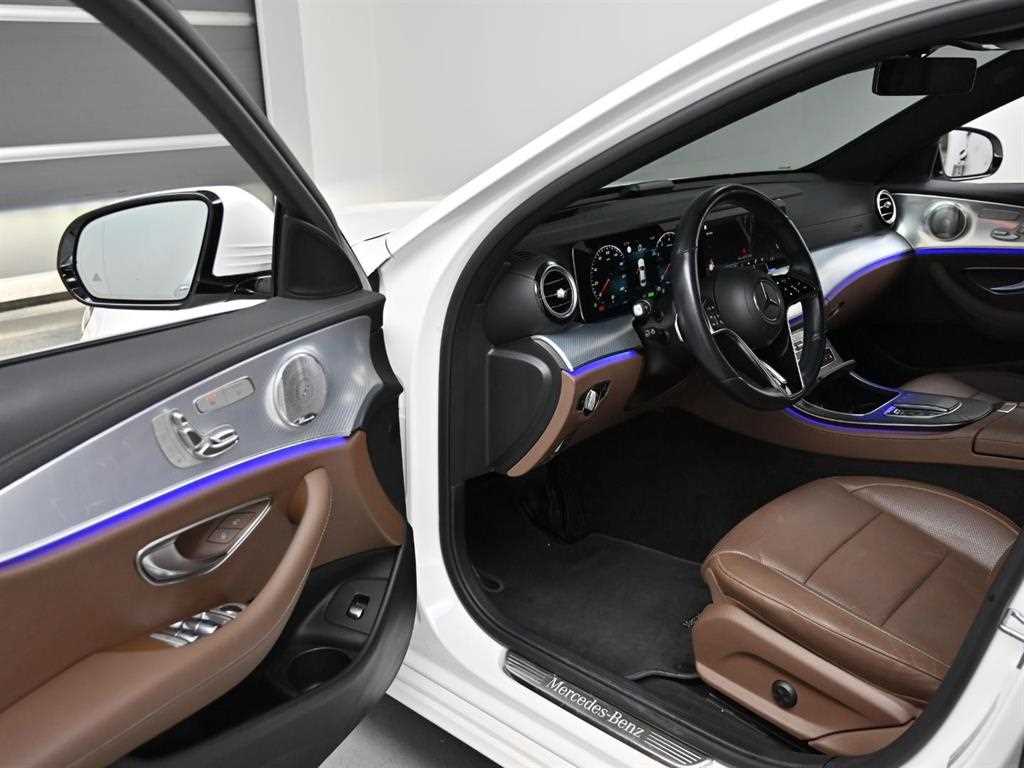 Mercedes Benz E class - Vista 11