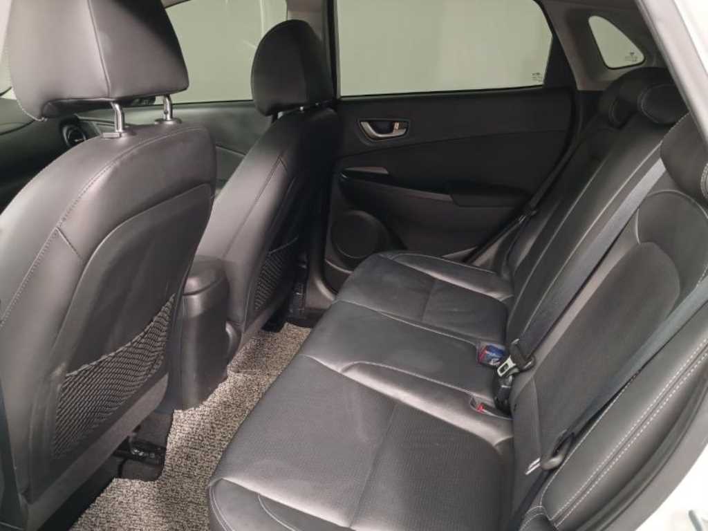 HYUNDAI Kona - Vista 8