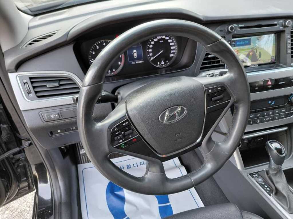 HYUNDAI Sonata - Vista 9