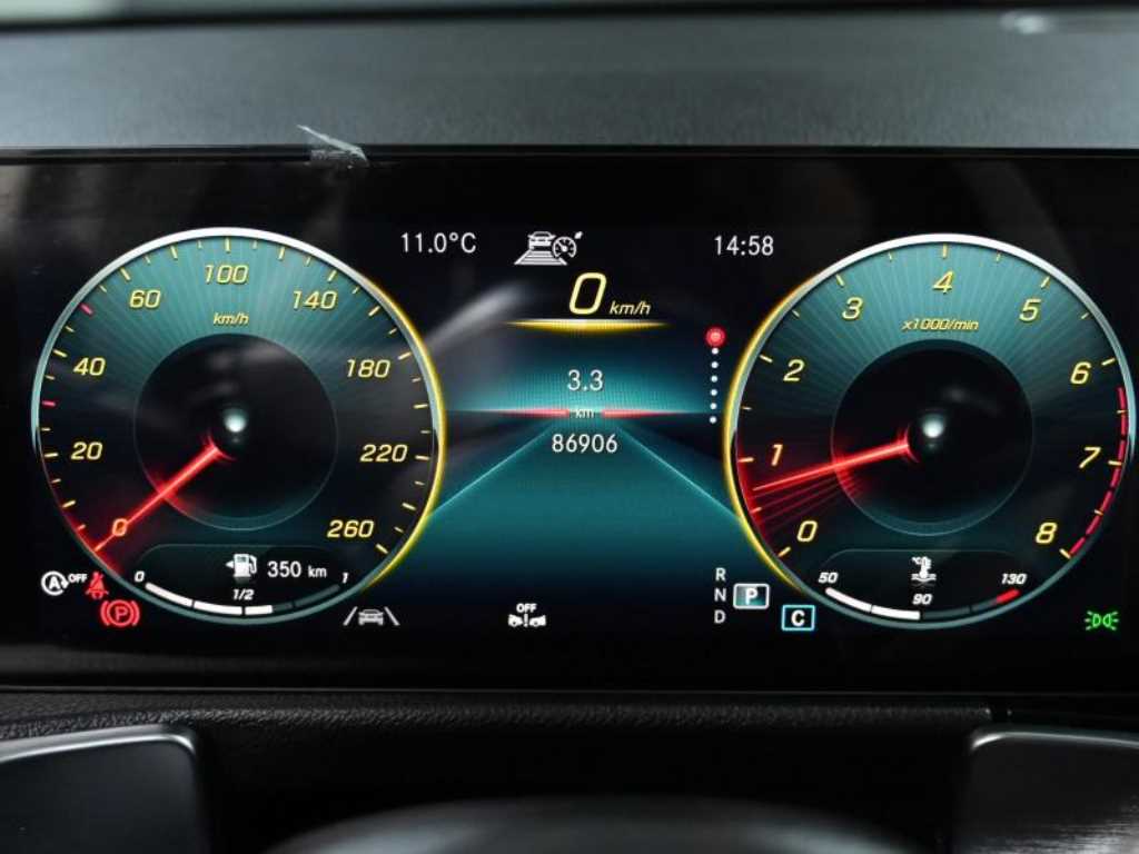 Mercedes Benz GLB Class - Vista 8