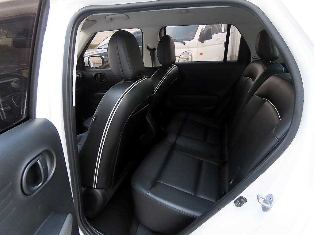 HYUNDAI Casper - Vista 6