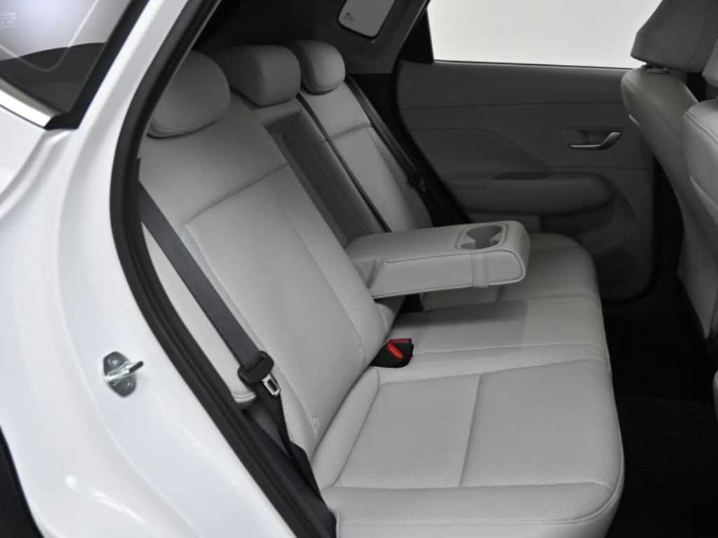 HYUNDAI Kona - Vista 12