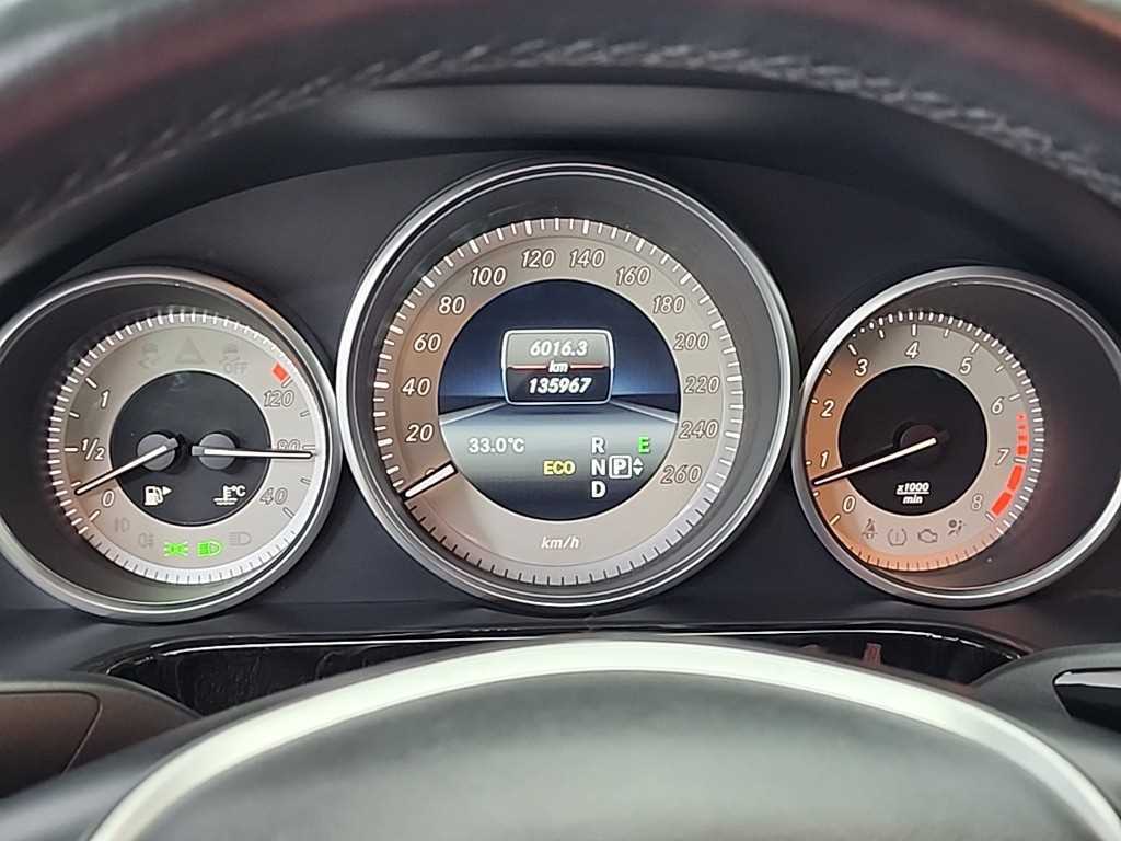 Mercedes Benz E class - Vista 6