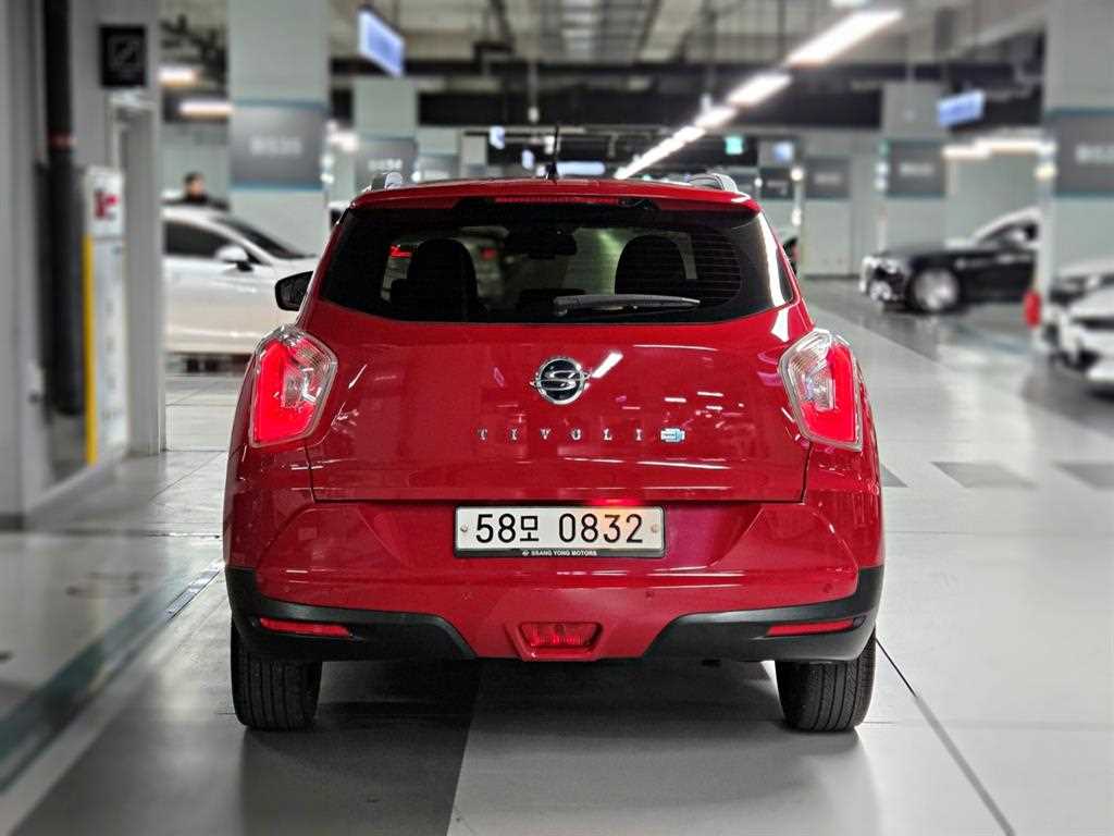 Ssangyong Tivoli - Vista 4