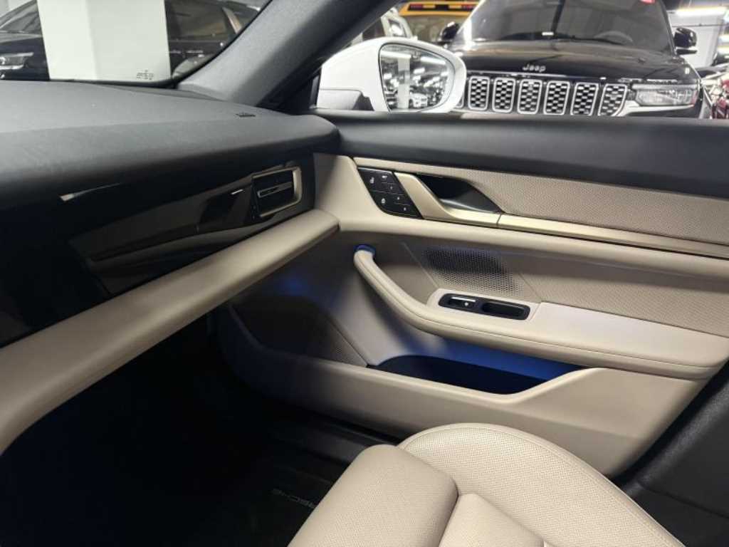 Porsche Taycan - Vista 12