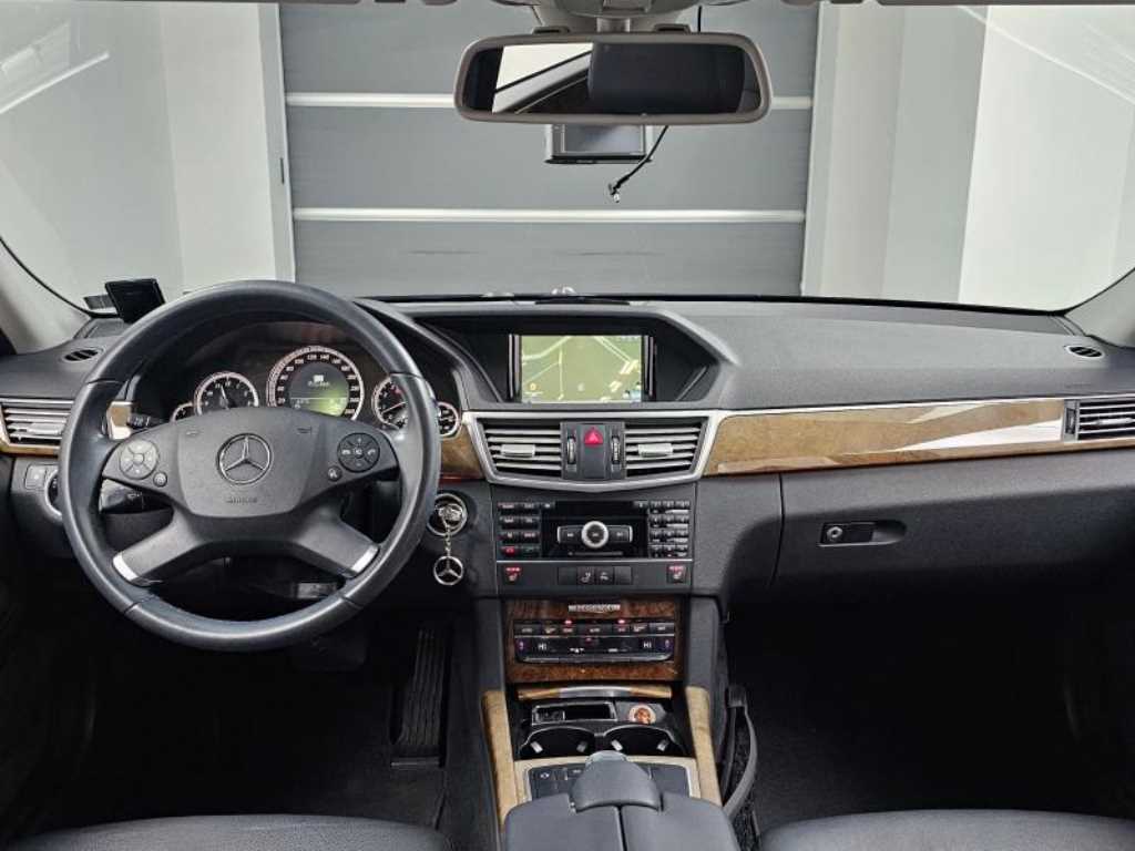 Mercedes Benz E class - Vista 7