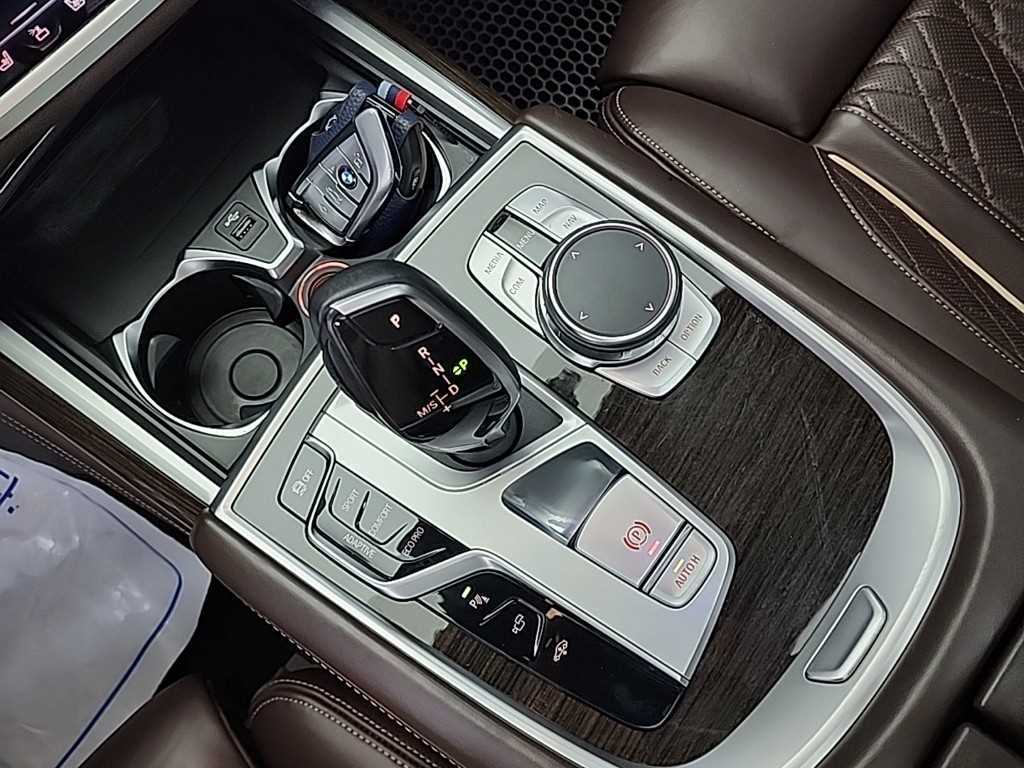 BMW 7 Series - Vista 8