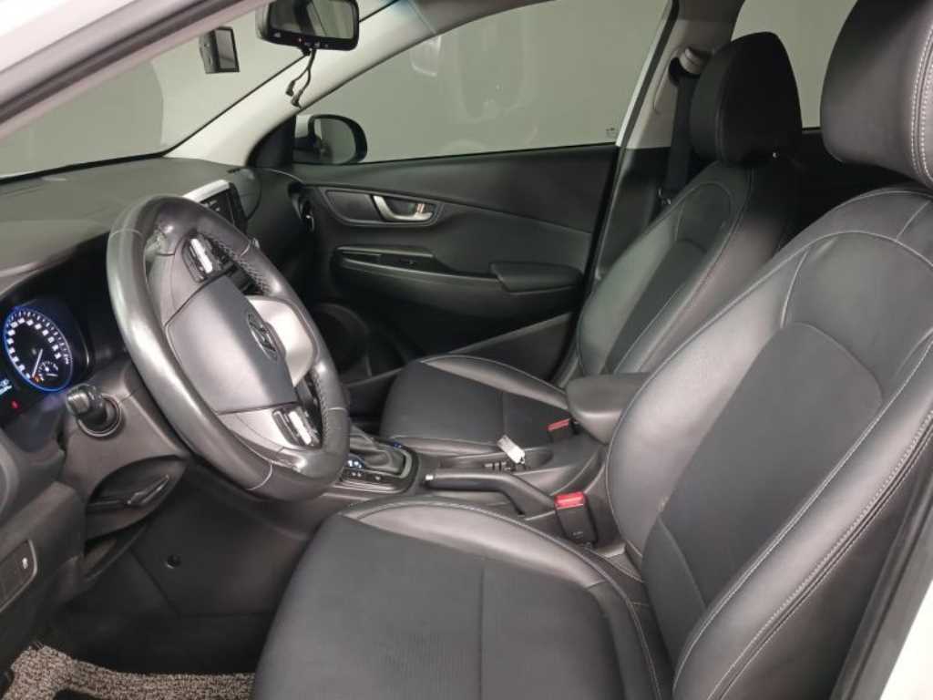 HYUNDAI Kona - Vista 7