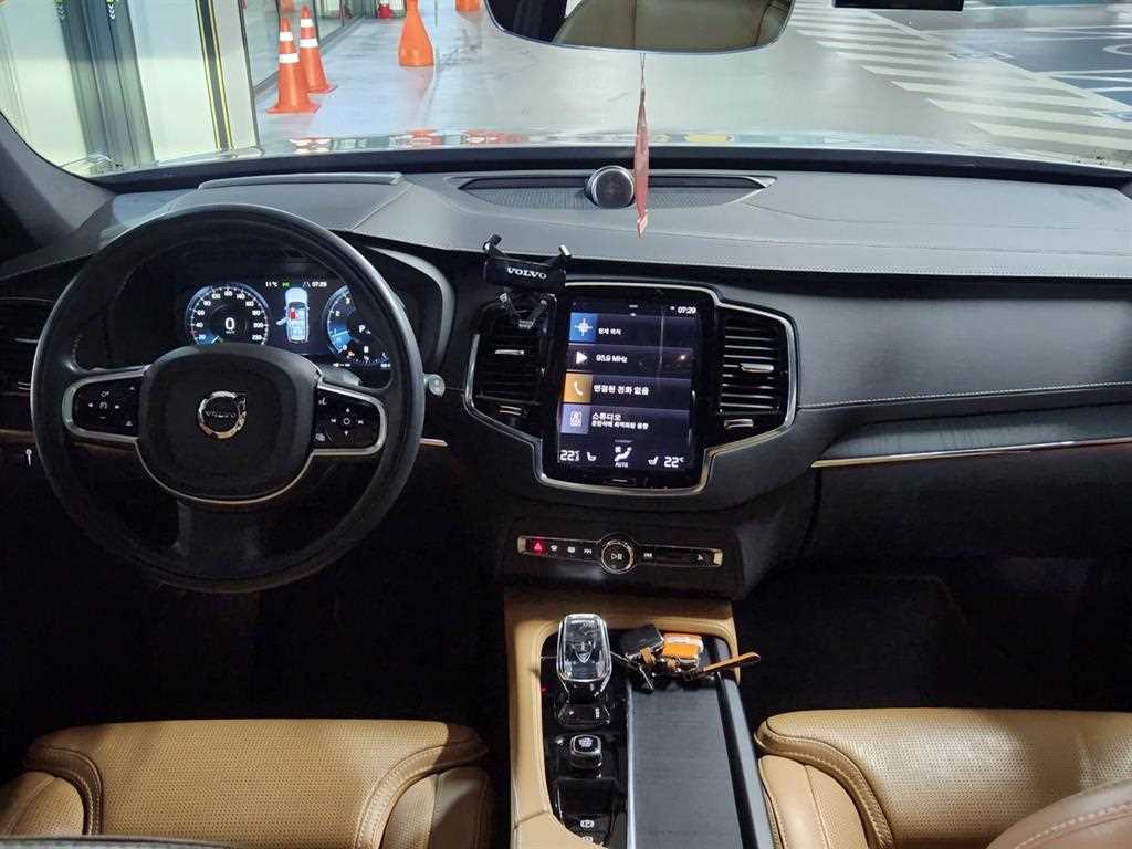 Volvo XC90 - Vista 10