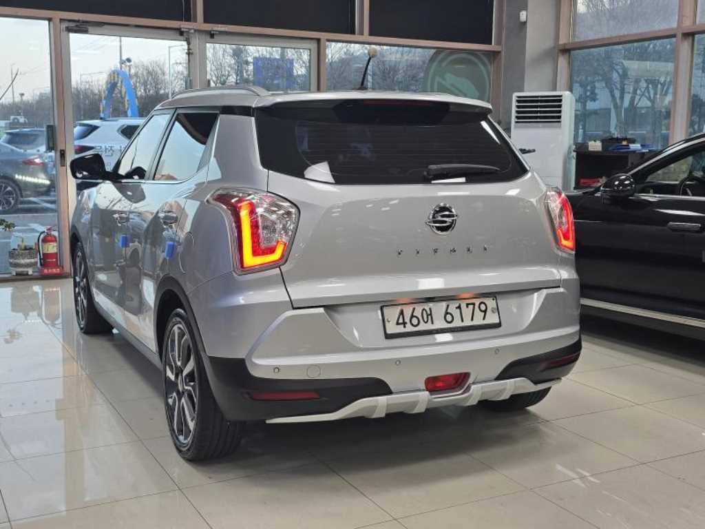 Ssangyong Tivoli - Vista 4