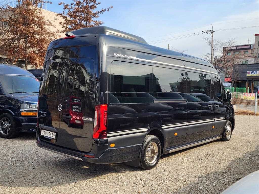 Mercedes Benz Sprinter - Vista 5