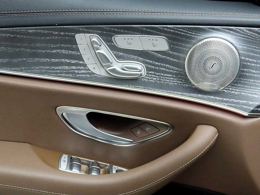 Mercedes Benz E class - Vista 11