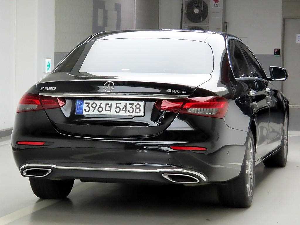 Mercedes Benz E class - Vista 4