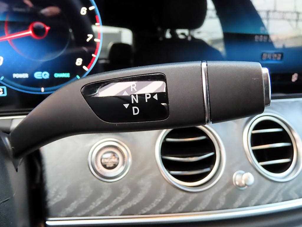 Mercedes Benz E class - Vista 11