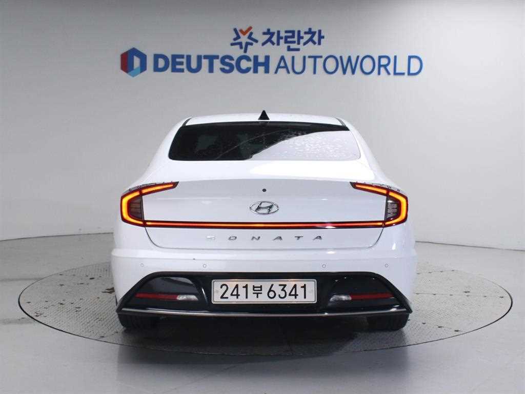 HYUNDAI Sonata - Vista 4