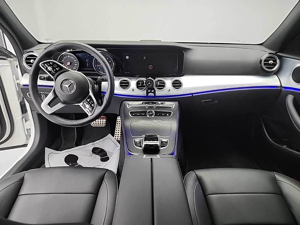 Mercedes Benz E class - Vista 7