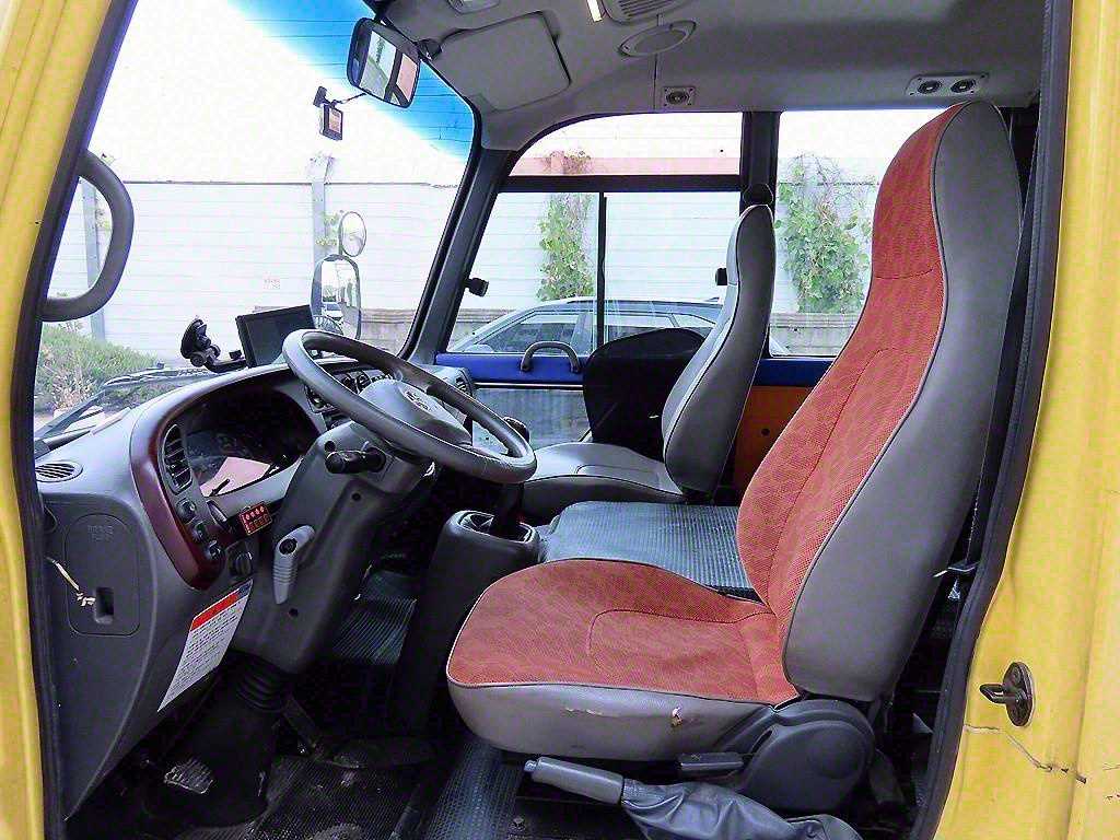 medium and large bus Hyundai bus - Vista 5