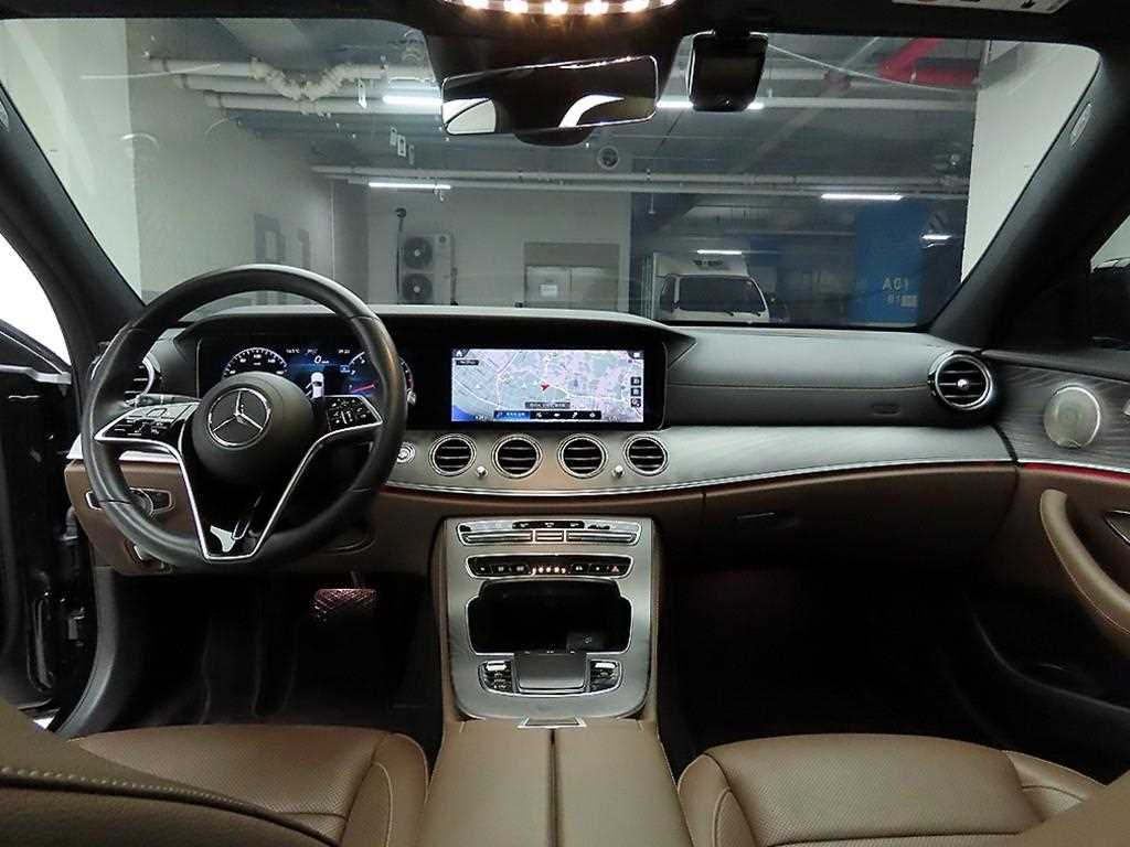 Mercedes Benz E class - Vista 7